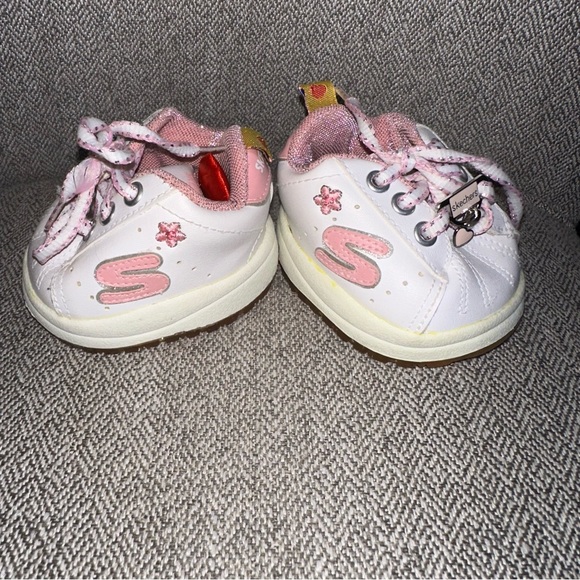 Build A Bear Clothing Accessories SKECHERS Sneakers Tennis Pink HEART Charm BABW - Picture 1 of 9
